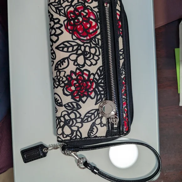 Coach Poppy Floral Graffiti Wristlet Wallet - Picture 2 of 4